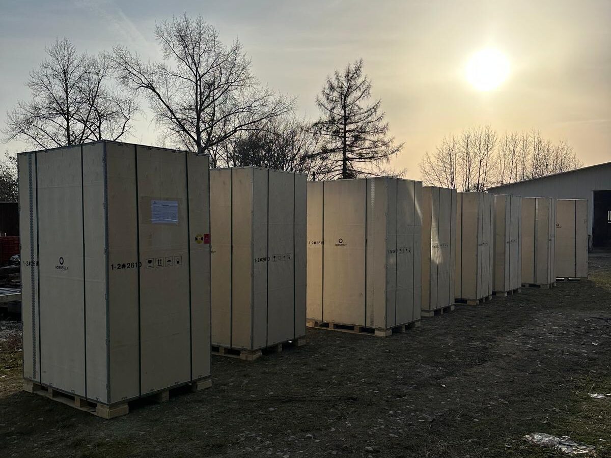 Energie v pohybu: 3 projekty, 1 týden a 5,742 MWh dodané kapacity